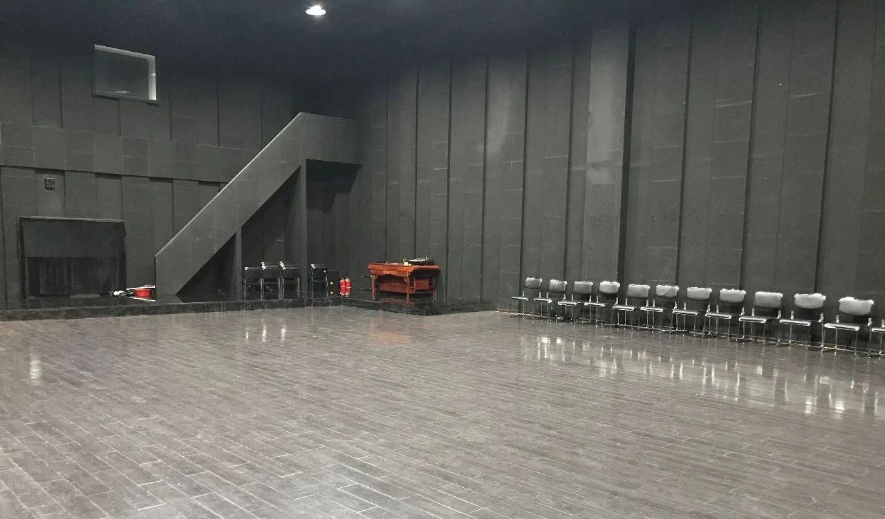 北京北影艺考培训学校多功能形体课室